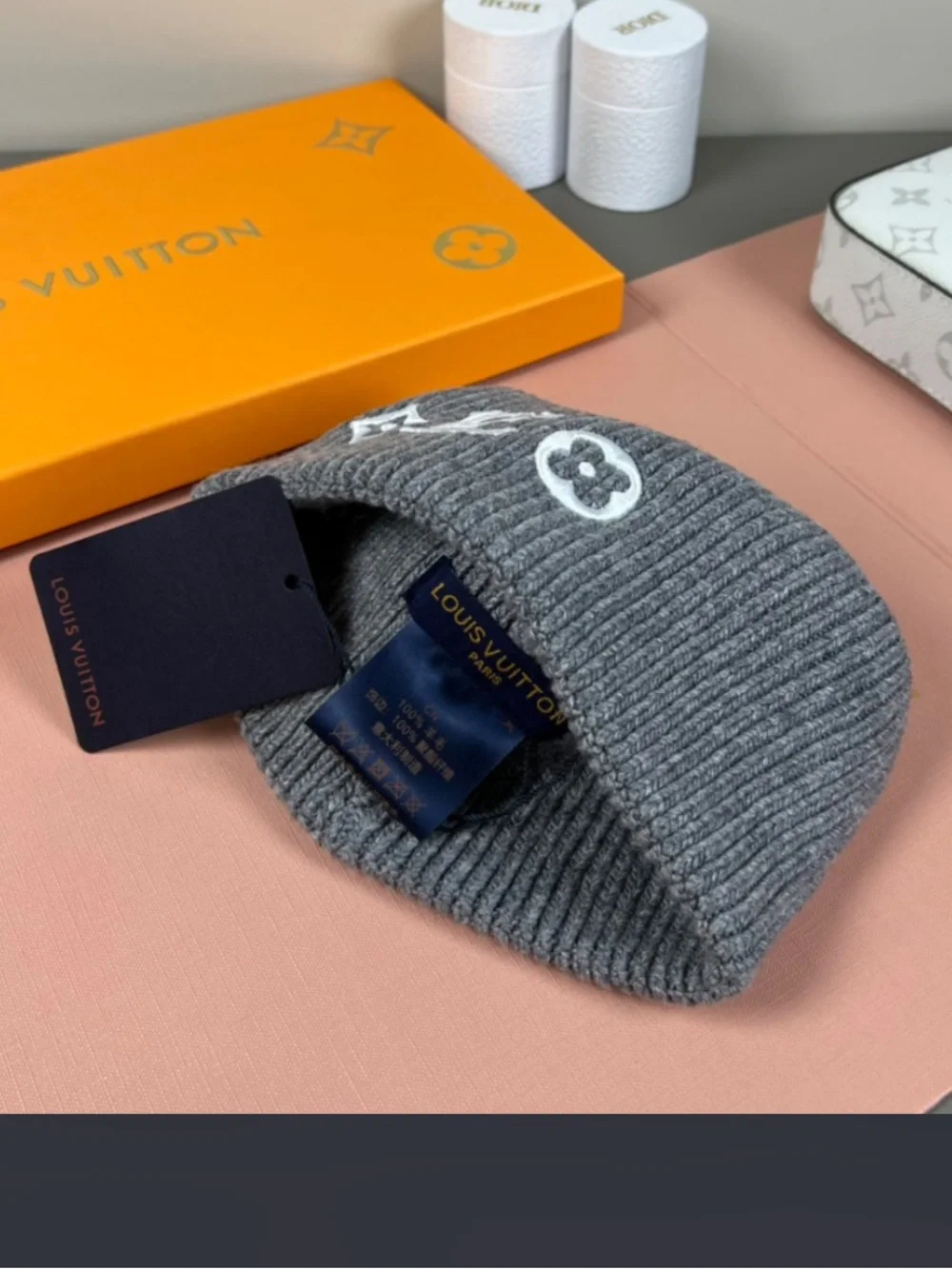 ⚫️ Louis. Vuitton. Gray White Monogram Lettering Headline Winter Beanie Hat